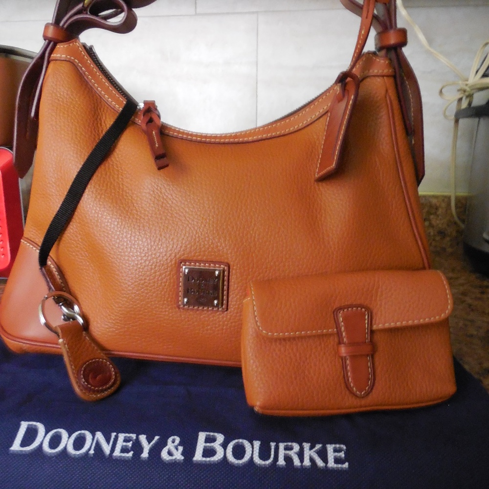 NEW Dooney & Bourke Tan Hobo bag/keyfob/clutch set